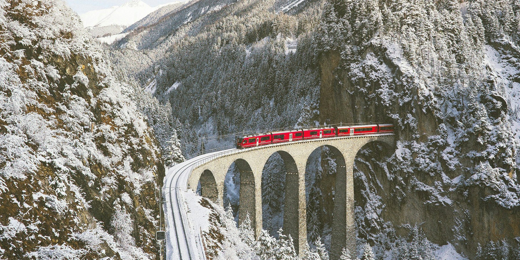 Reizen zonder haast: de charme van treinrondreizen - Happlify